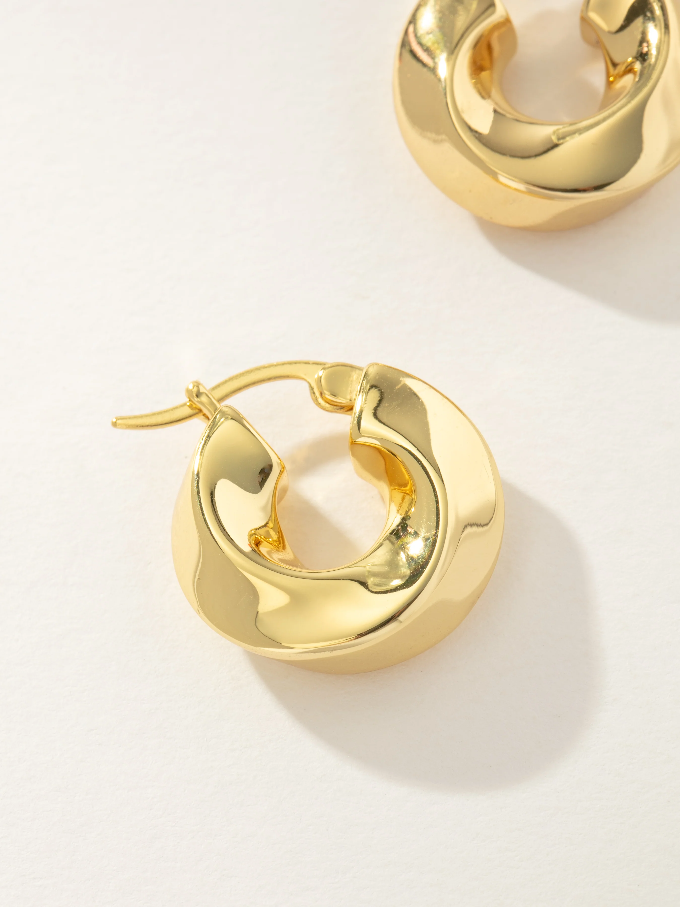 Artistic Twist Hoop Earrings - Image 3